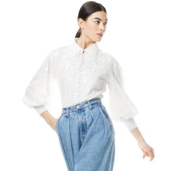 ALICE + OLIVIA Onella Embroidered Button Front Top - Picture 2 of 10
